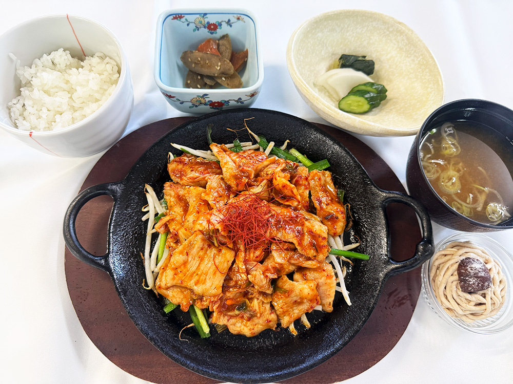 豚トロキムチの鉄板焼き