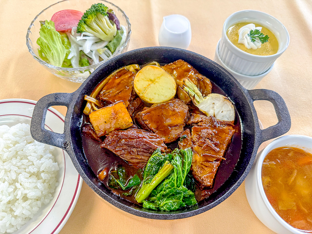 赤城牛のビーフシチュー