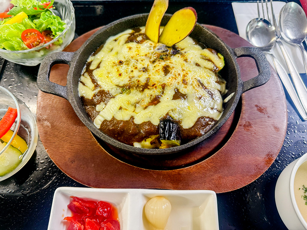 熱々‼夏野菜とチーズの焼きカレー
